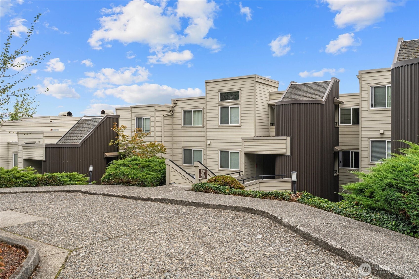 7391 Old Redmond Road Unit: 220