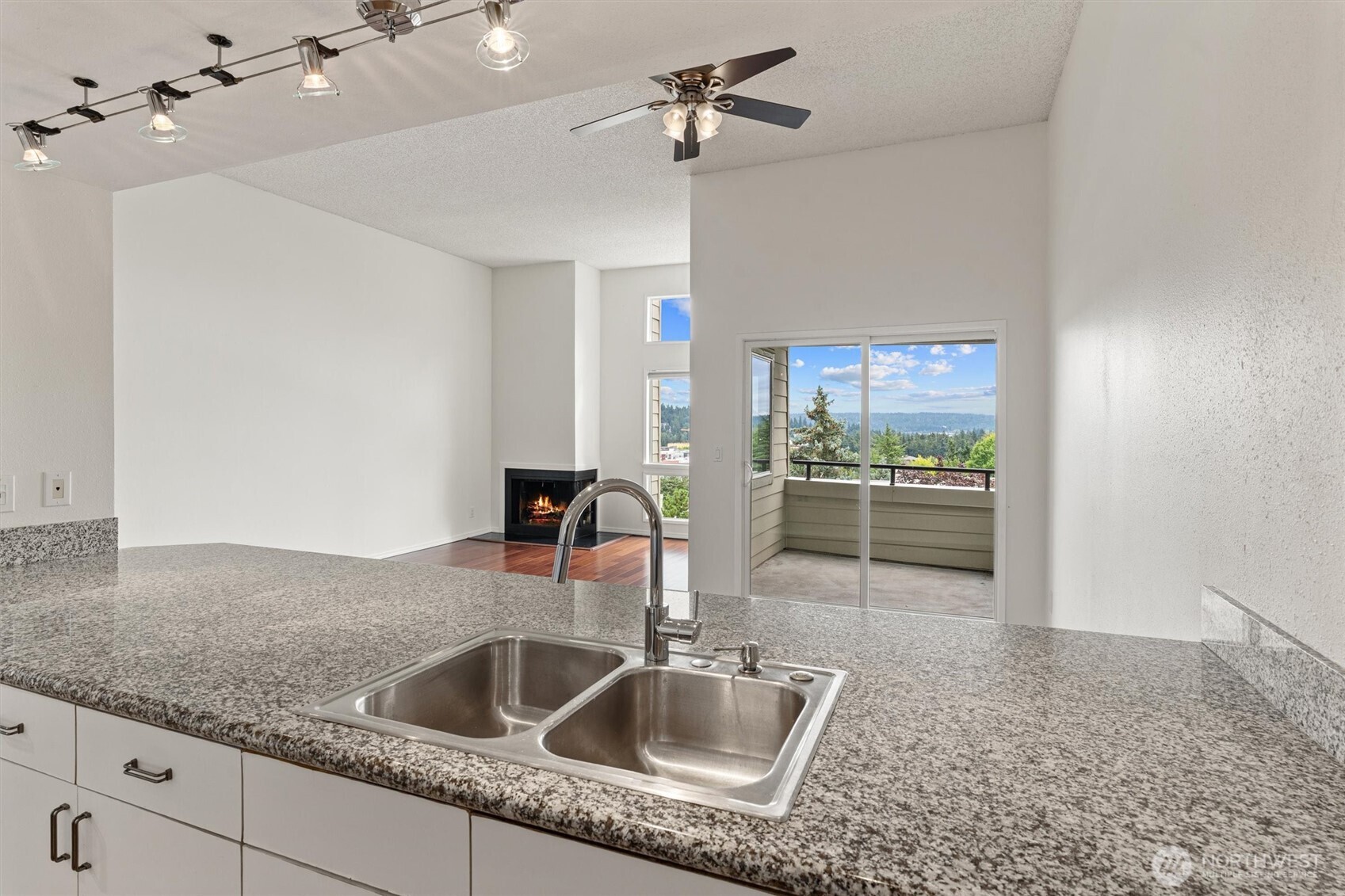 7391 Old Redmond Road Unit: 220