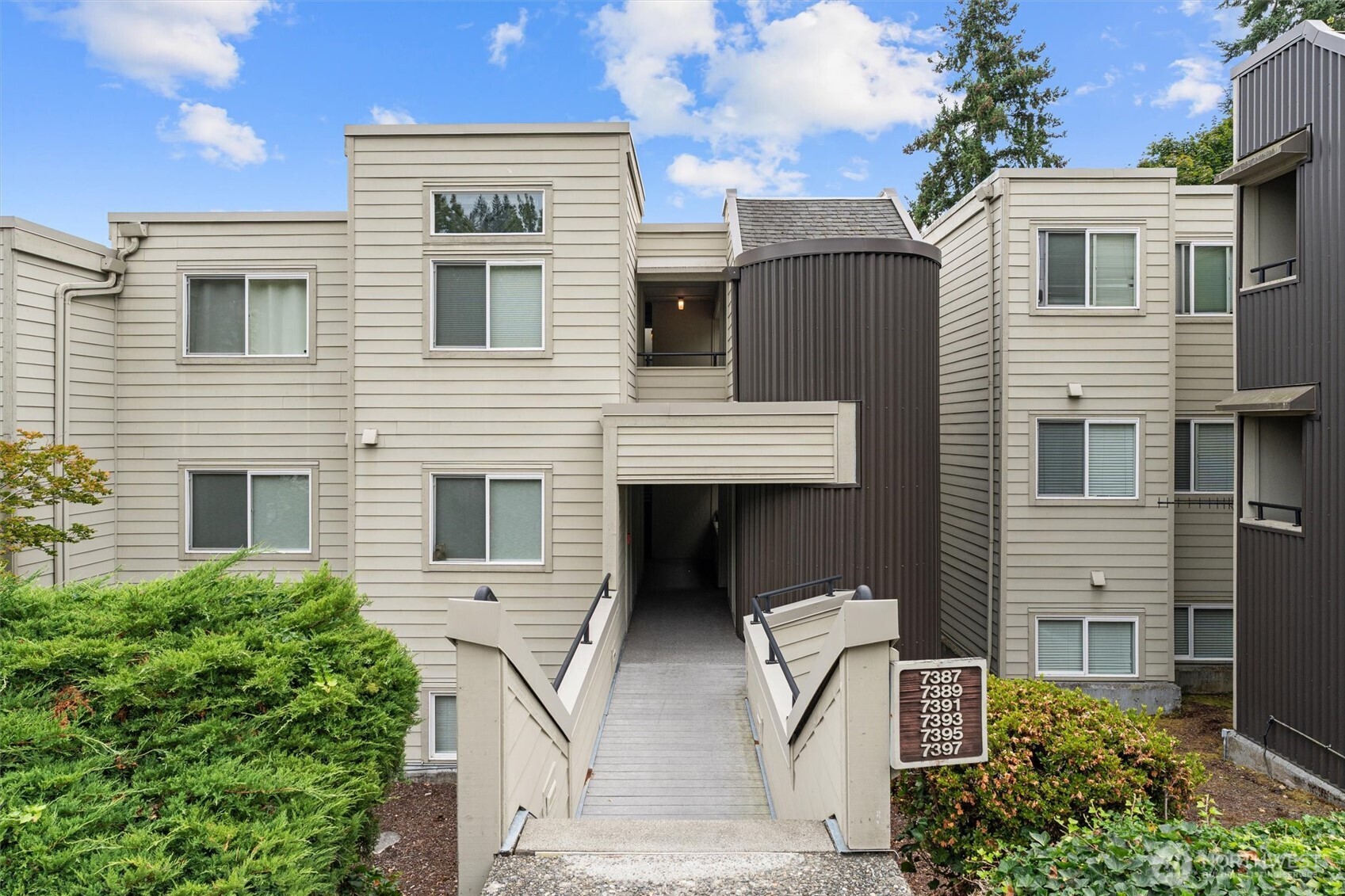 7391 Old Redmond Road Unit: 220