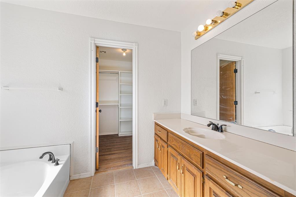 222 NE 9th Street