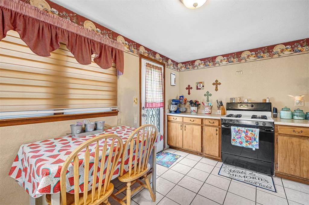2845 Poplar Drive