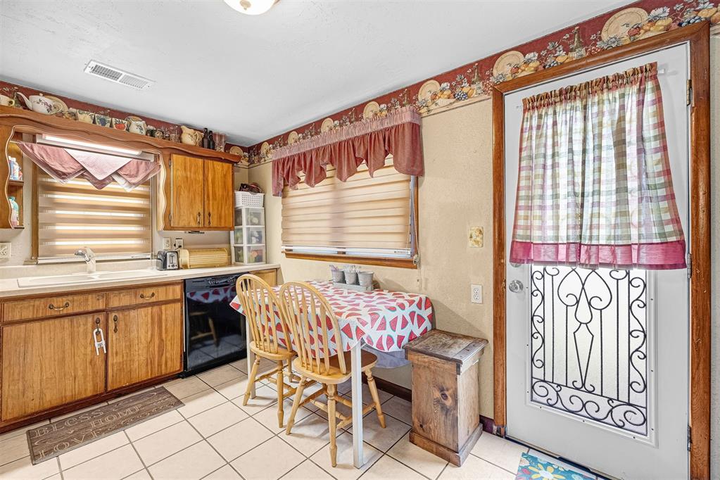 2845 Poplar Drive