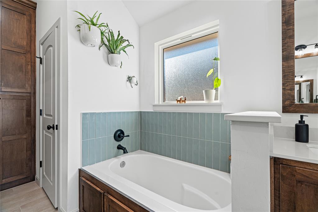 1121 NW 12th Street