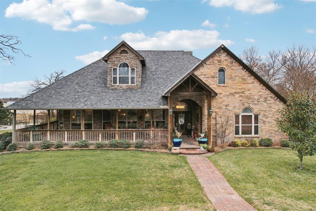 1301 Red Oak Lane