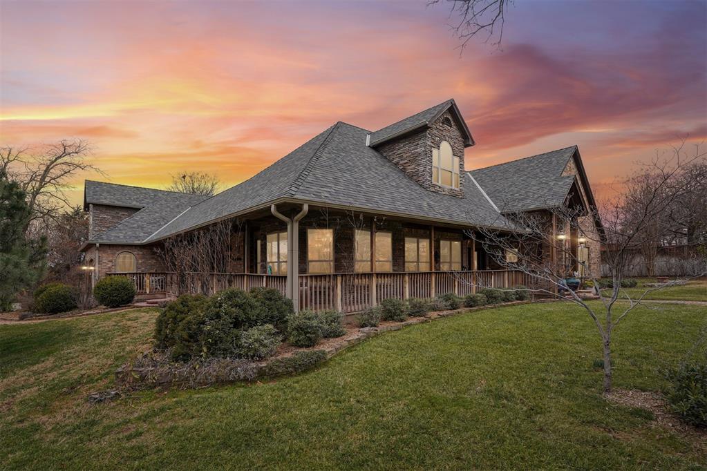 1301 Red Oak Lane