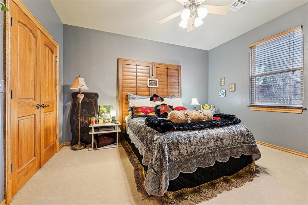 1301 Red Oak Lane