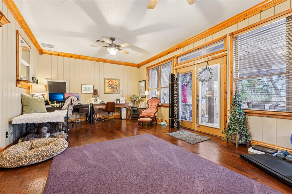 1301 Red Oak Lane