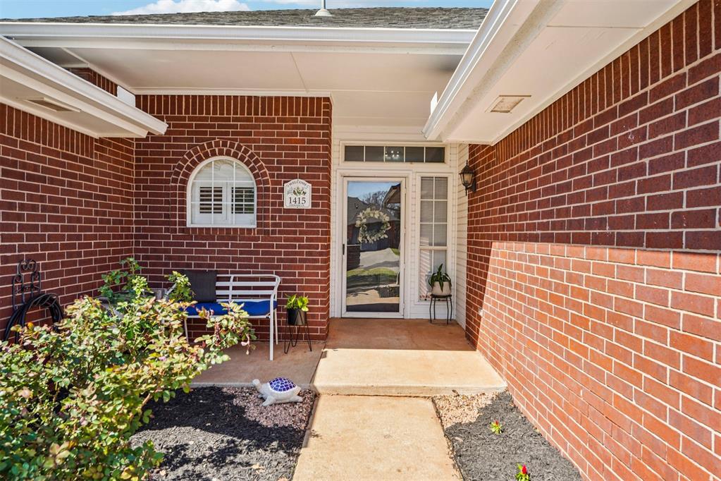 1415 Cherokee Lane