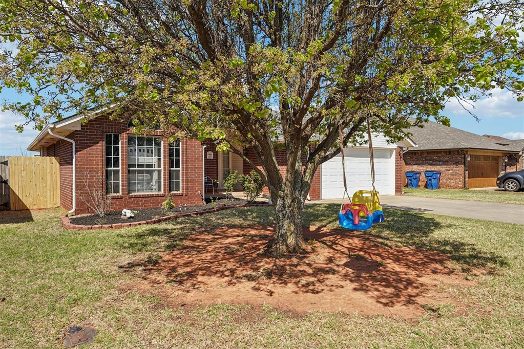 1415 Cherokee Lane