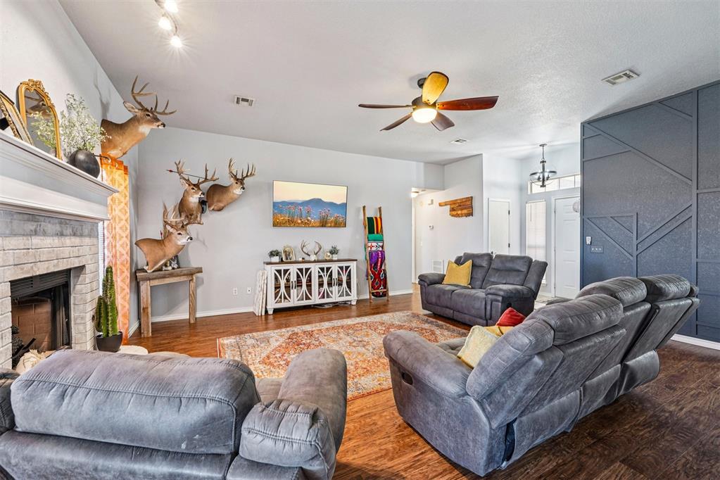 1415 Cherokee Lane