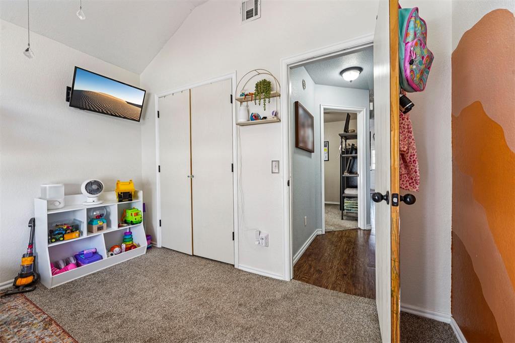 1415 Cherokee Lane