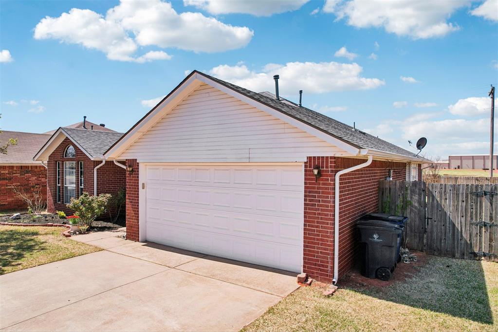 1415 Cherokee Lane