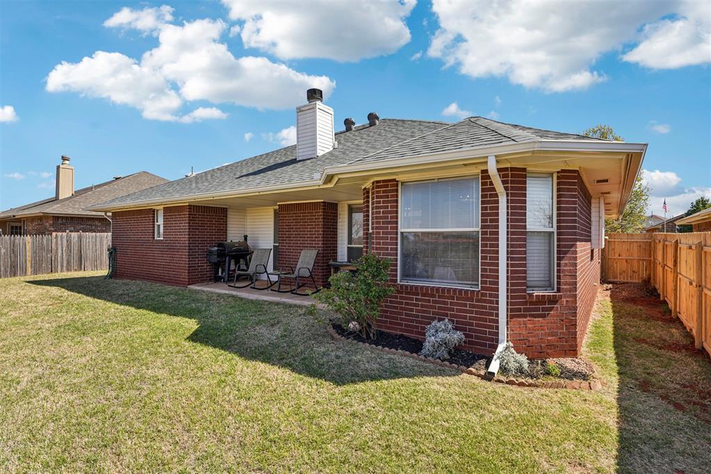 1415 Cherokee Lane