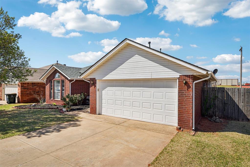 1415 Cherokee Lane