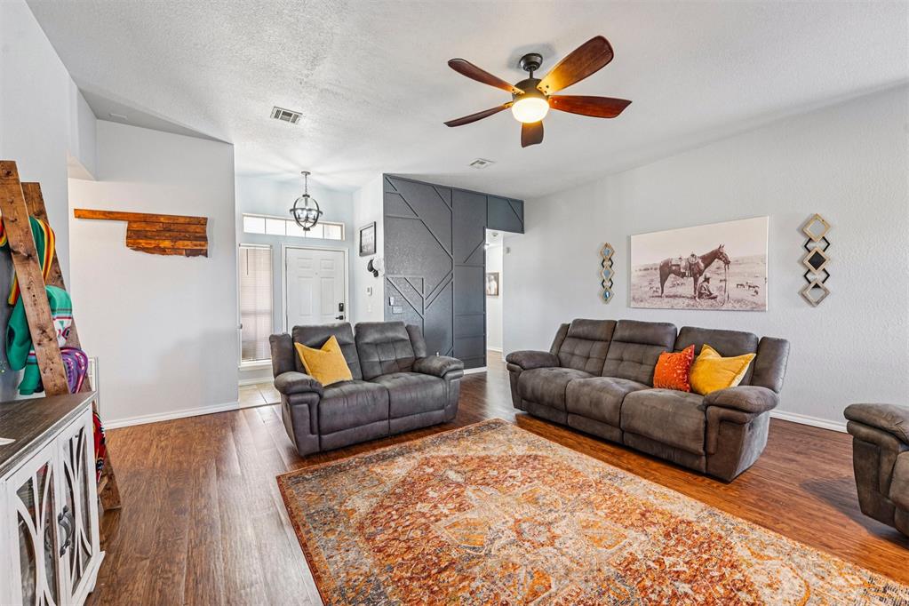 1415 Cherokee Lane