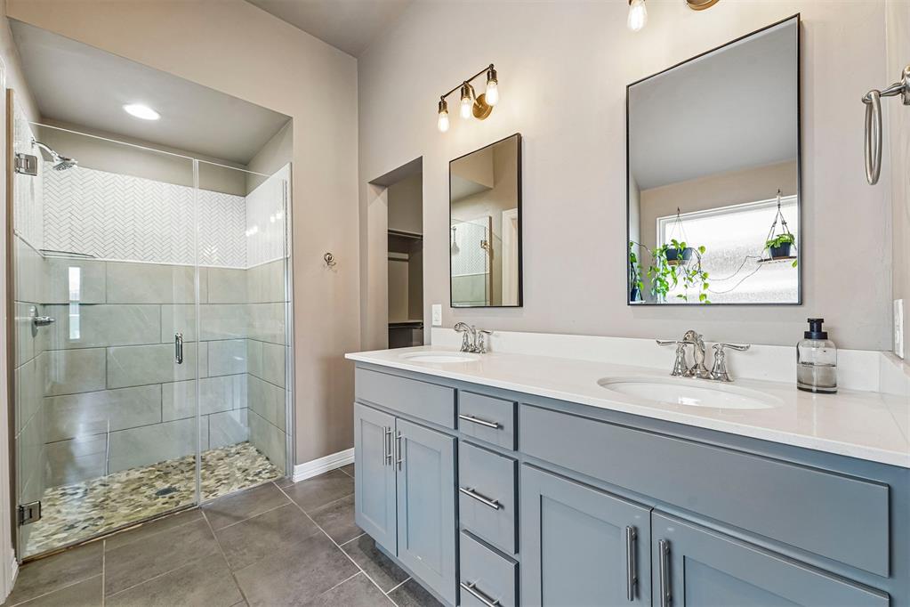 3509 Shutter Ridge Drive