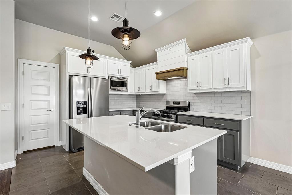 3509 Shutter Ridge Drive