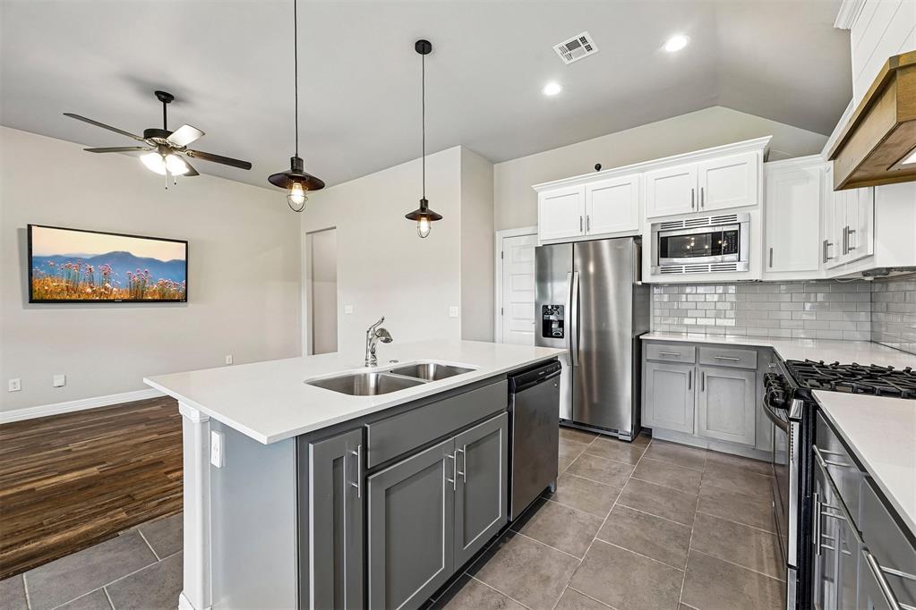 3509 Shutter Ridge Drive