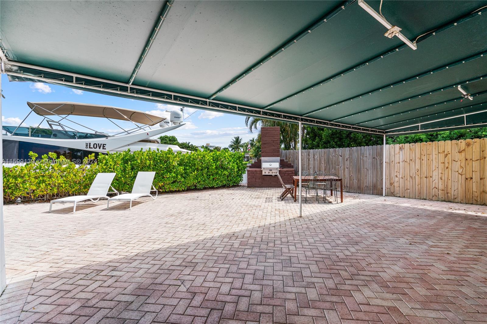 2055 Ixora Rd