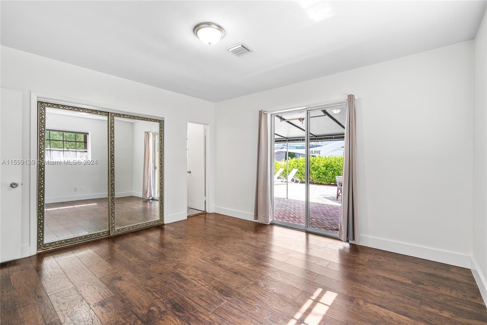 2055 Ixora Rd
