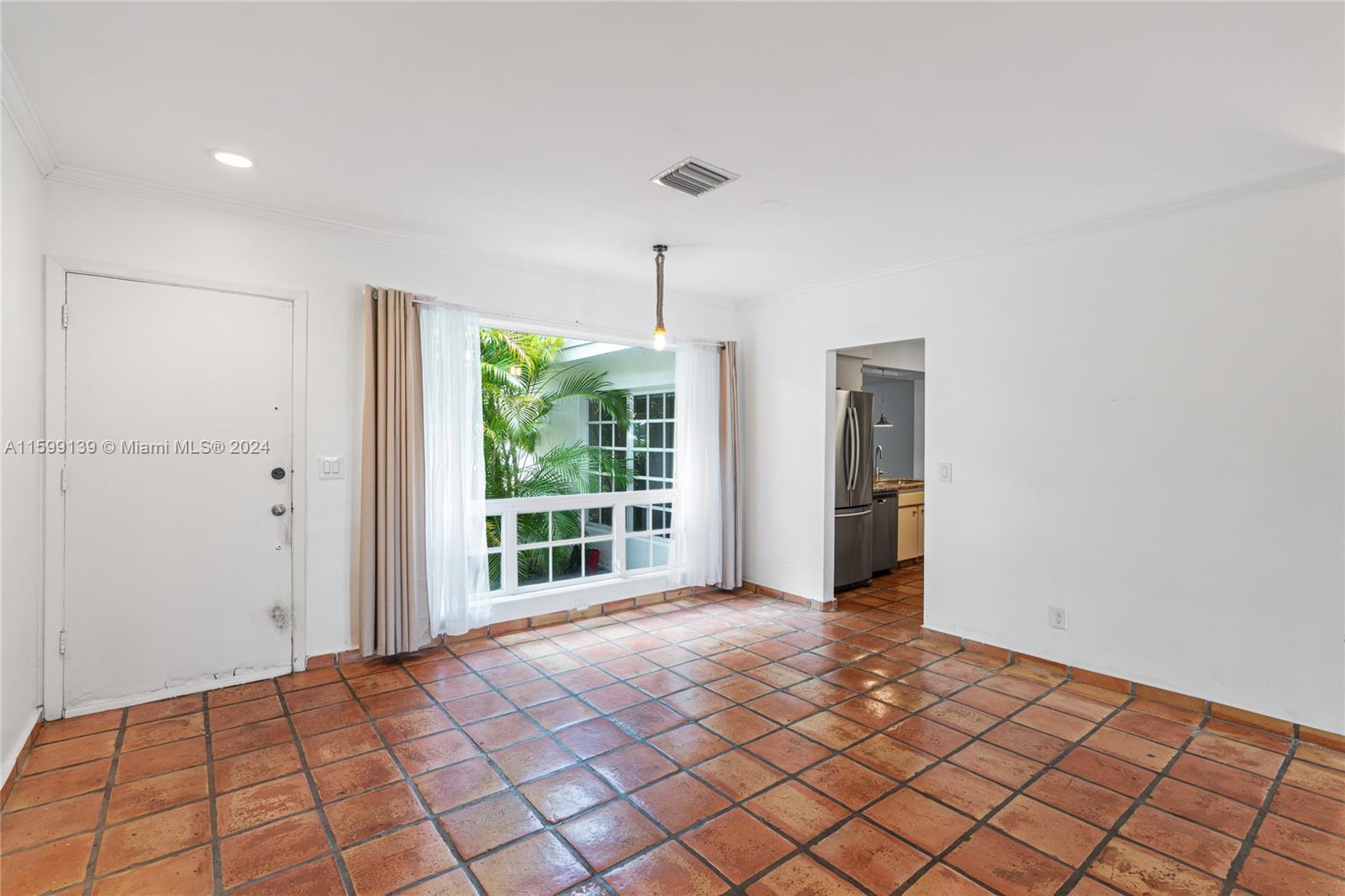 2055 Ixora Rd