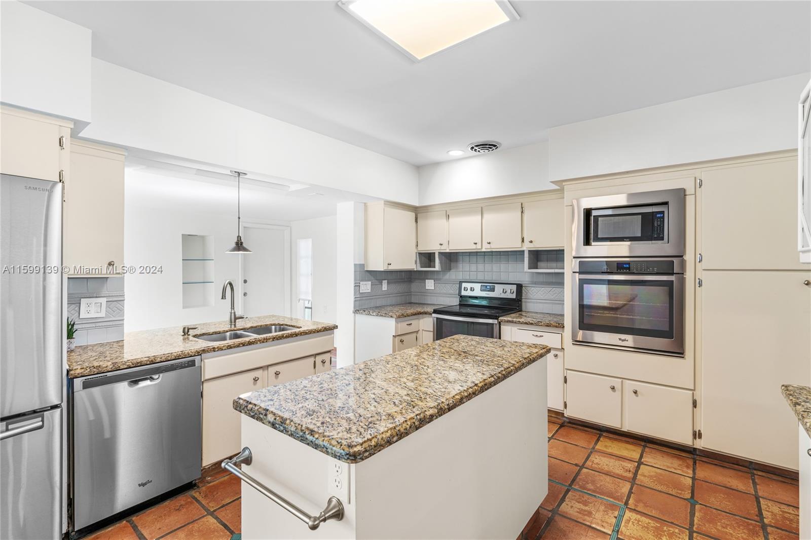 2055 Ixora Rd