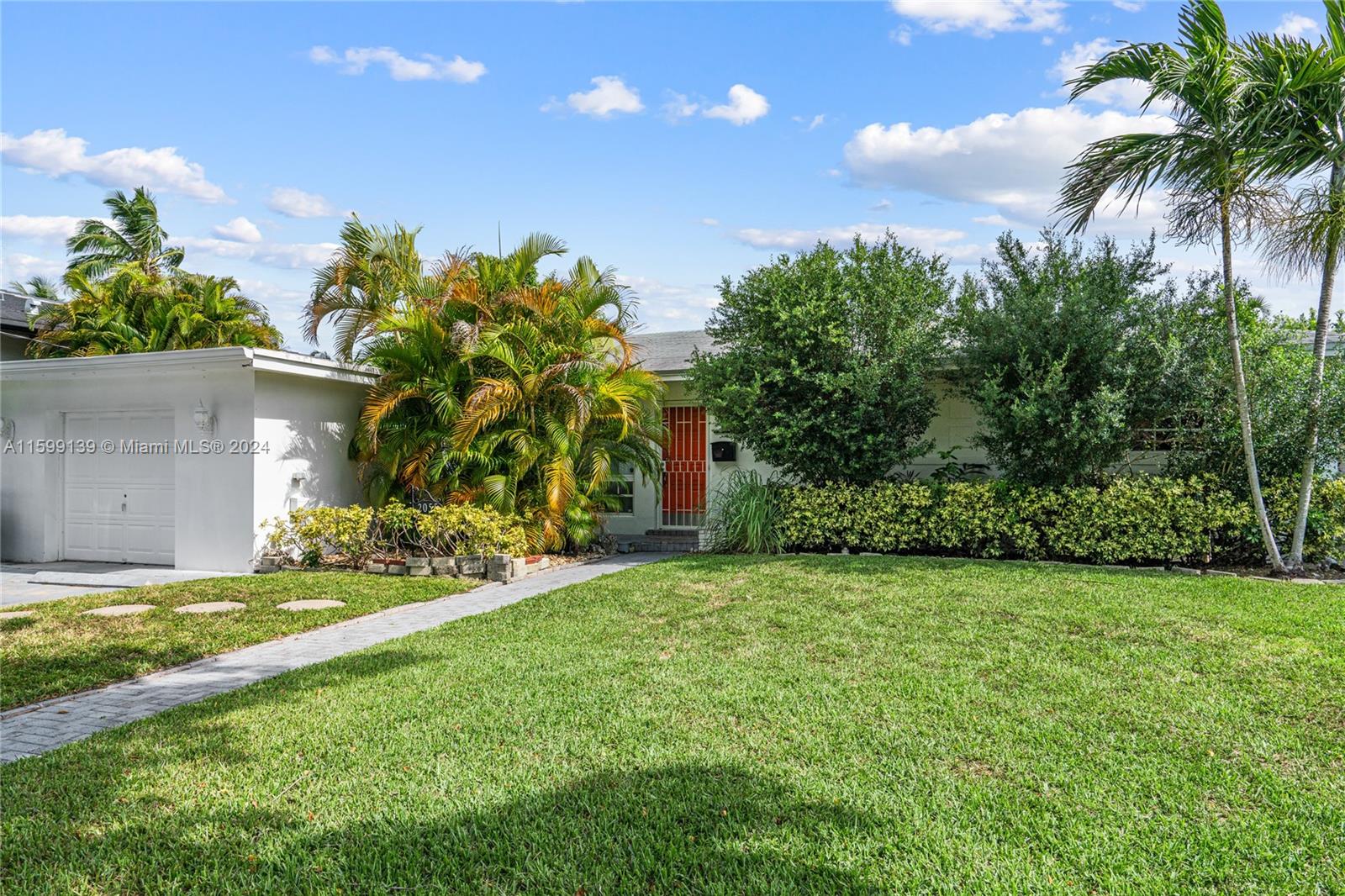2055 Ixora Rd