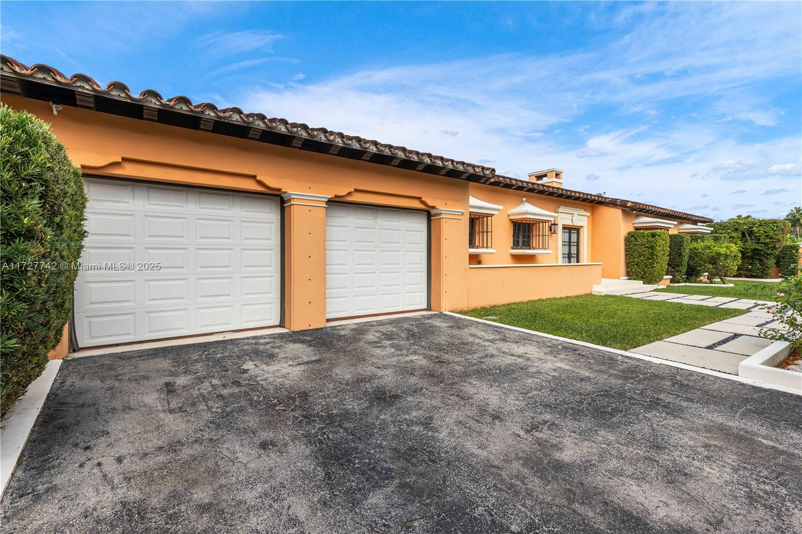 1181 S Alhambra Cir
