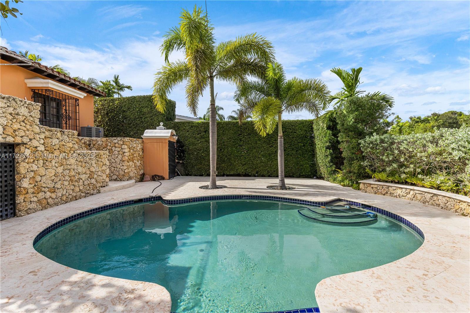 1181 S Alhambra Cir