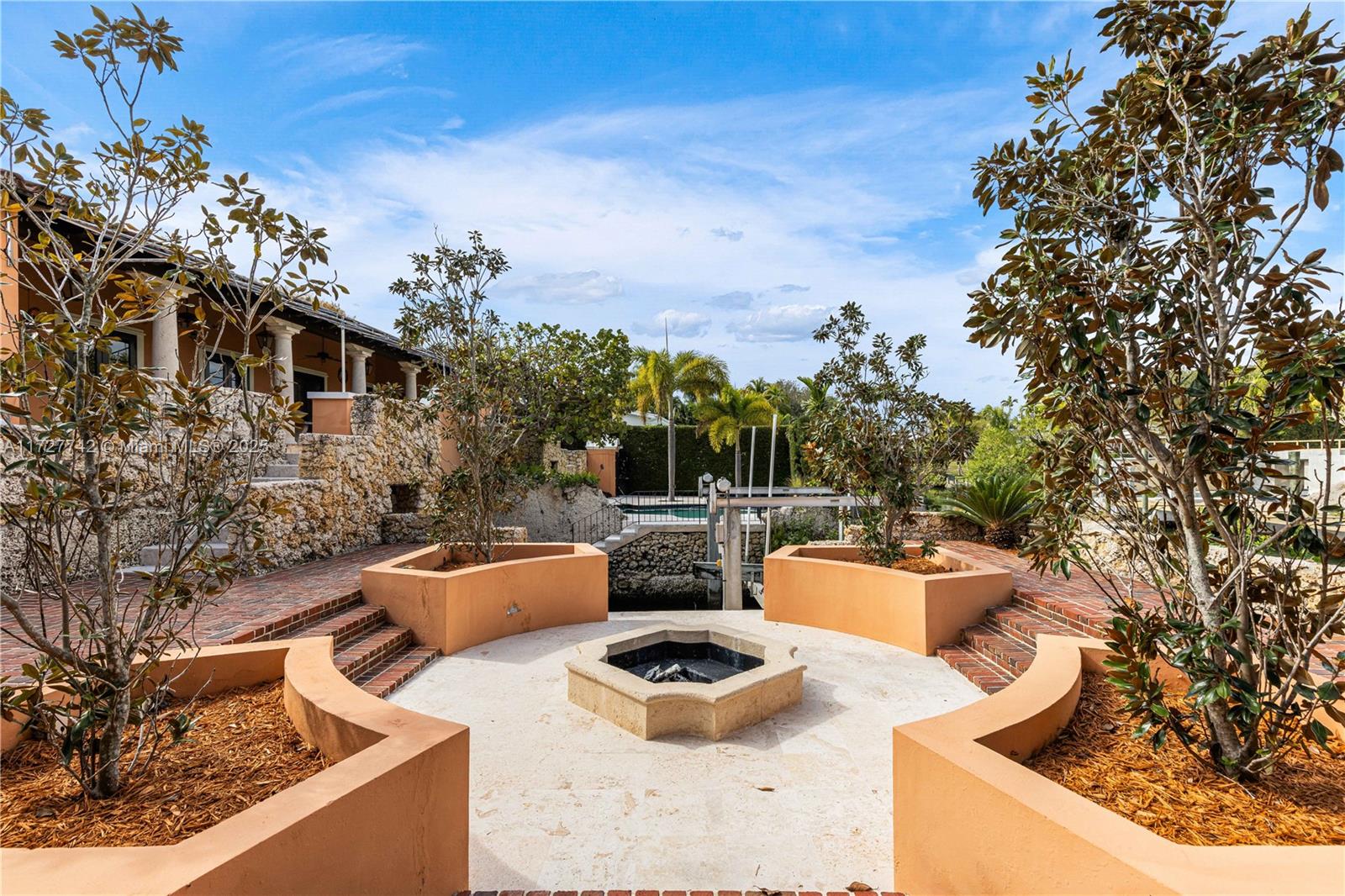 1181 S Alhambra Cir