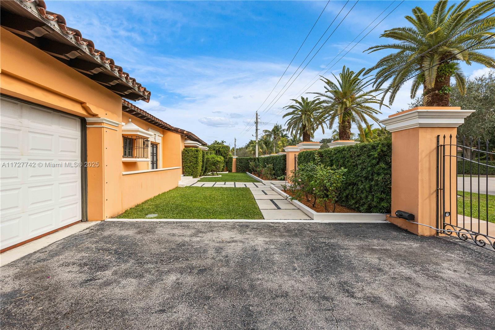 1181 S Alhambra Cir