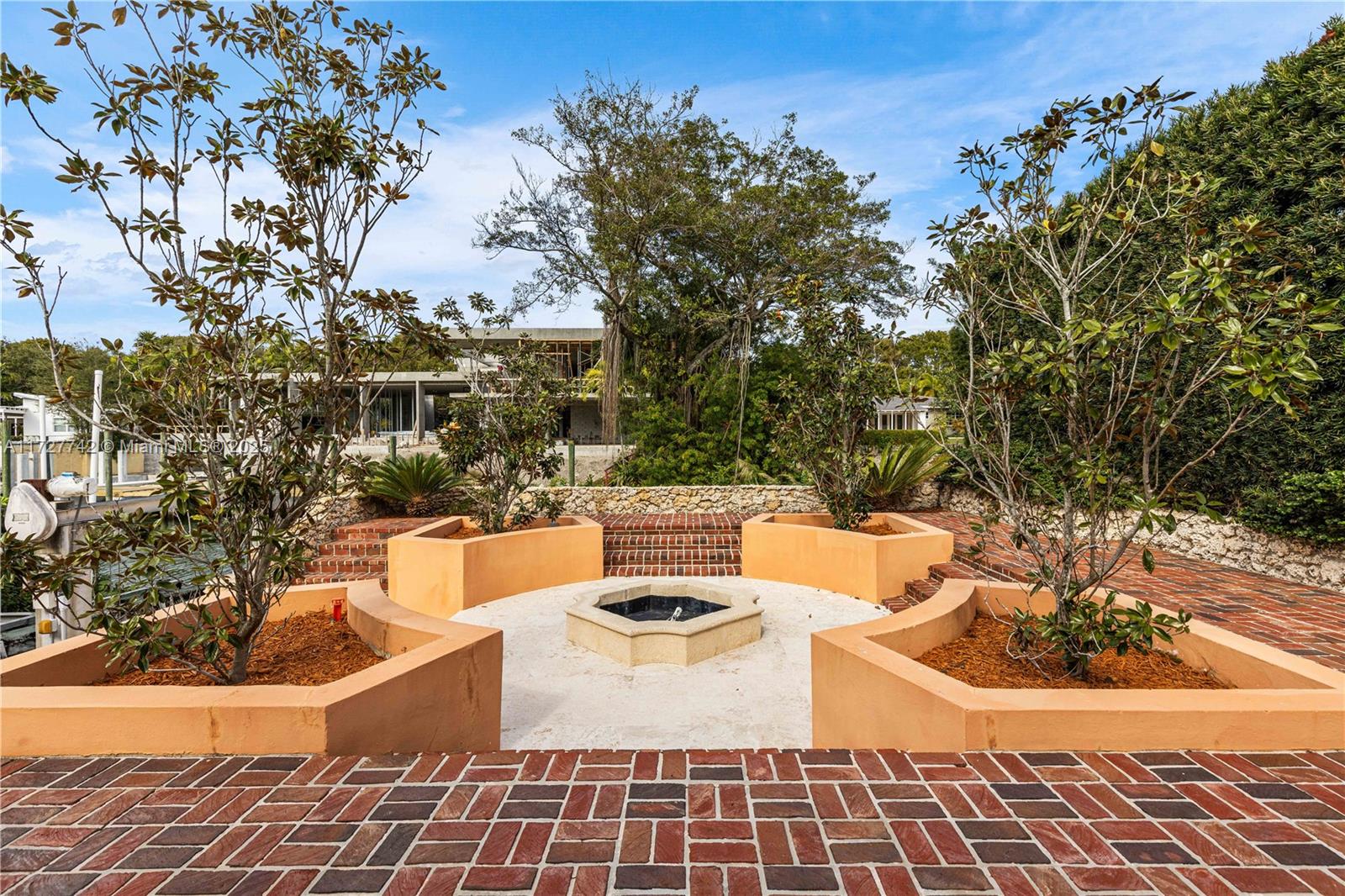 1181 S Alhambra Cir