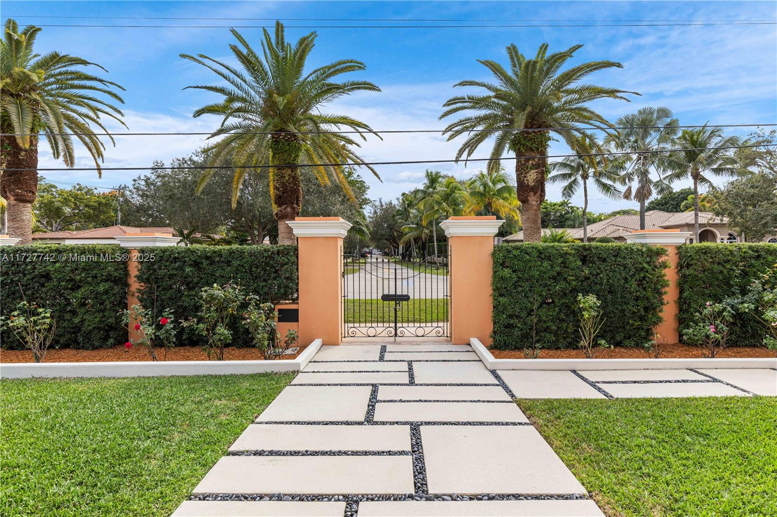 1181 S Alhambra Cir