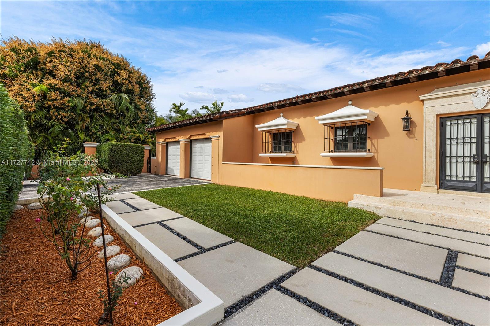 1181 S Alhambra Cir