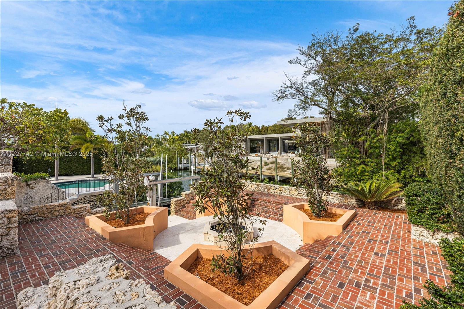 1181 S Alhambra Cir