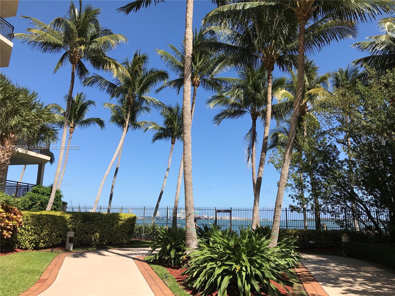 540 Brickell Key Dr # 407