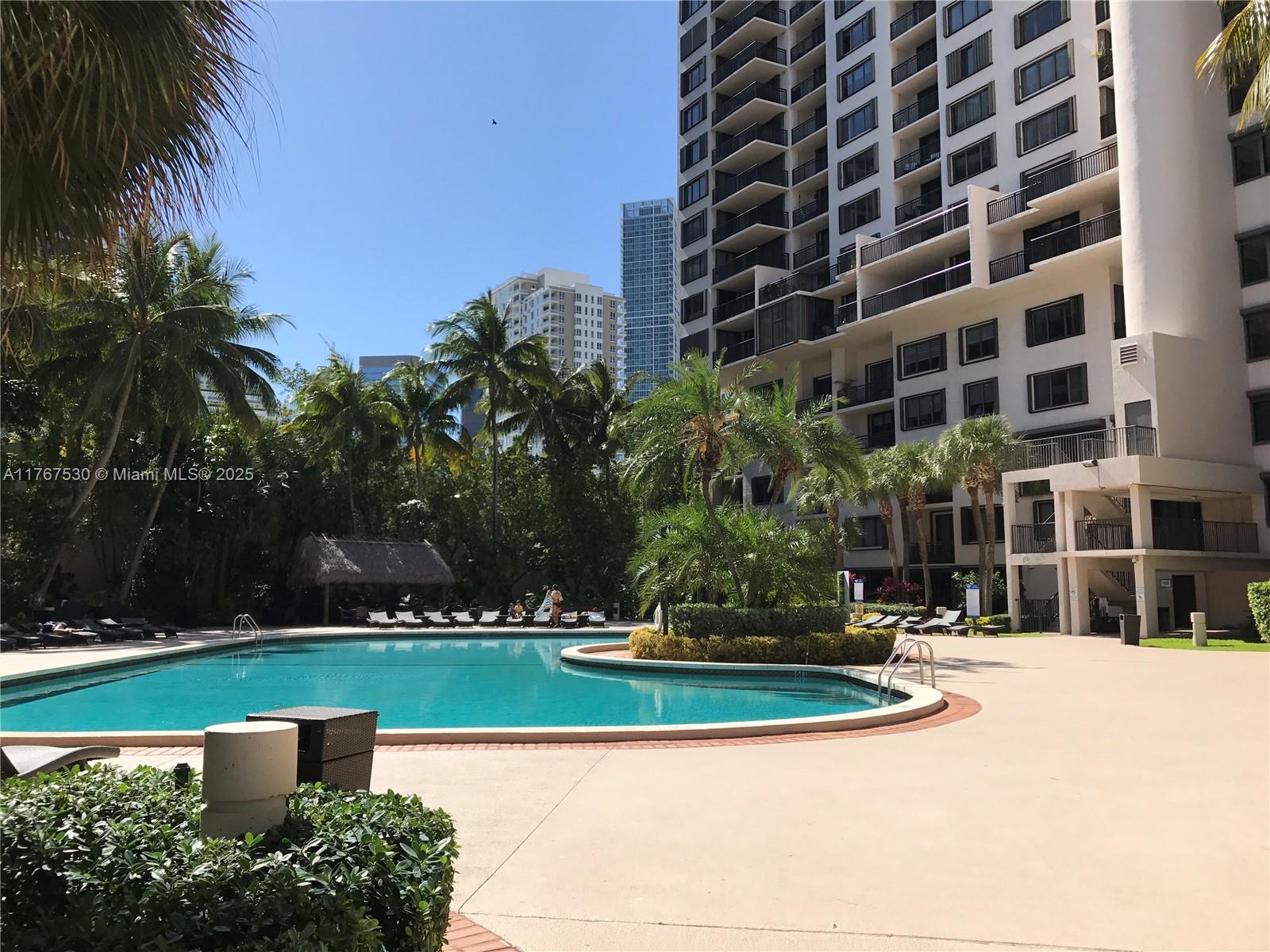 540 Brickell Key Dr # 407