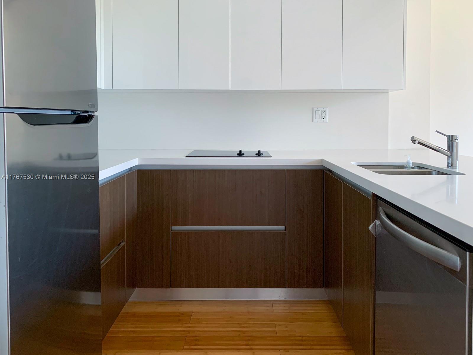 540 Brickell Key Dr # 407