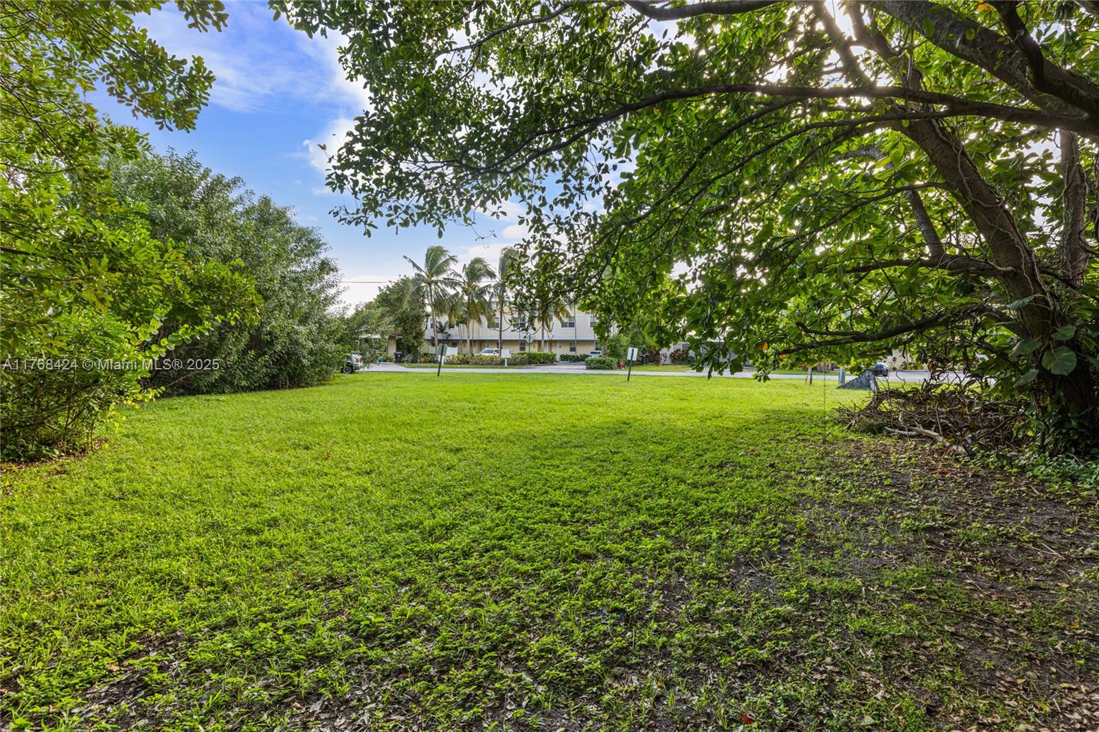 827 NE 14th Pl