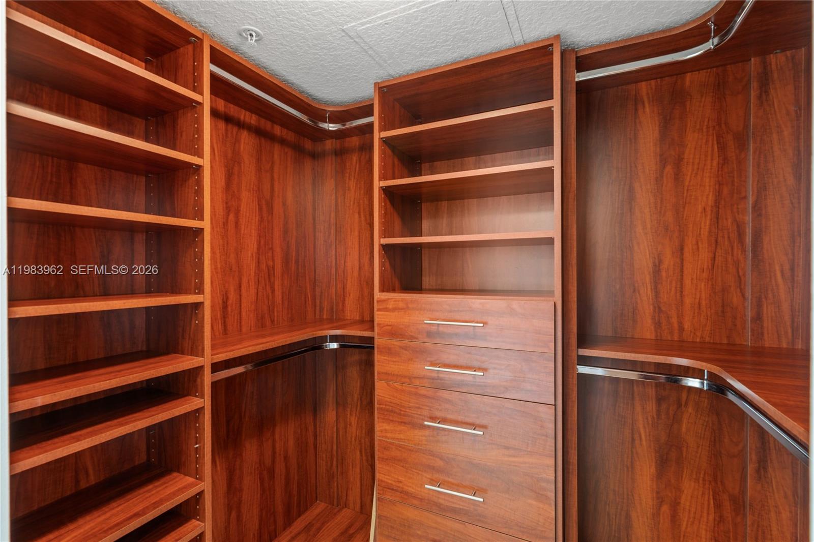 1800 N Bayshore Dr # 1208