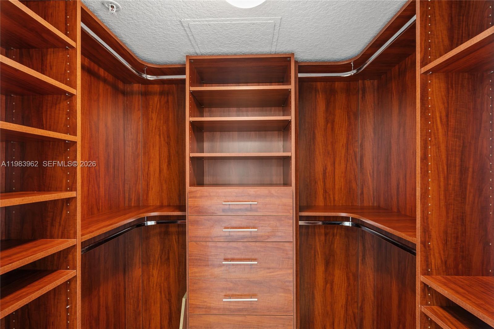 1800 N Bayshore Dr # 1208