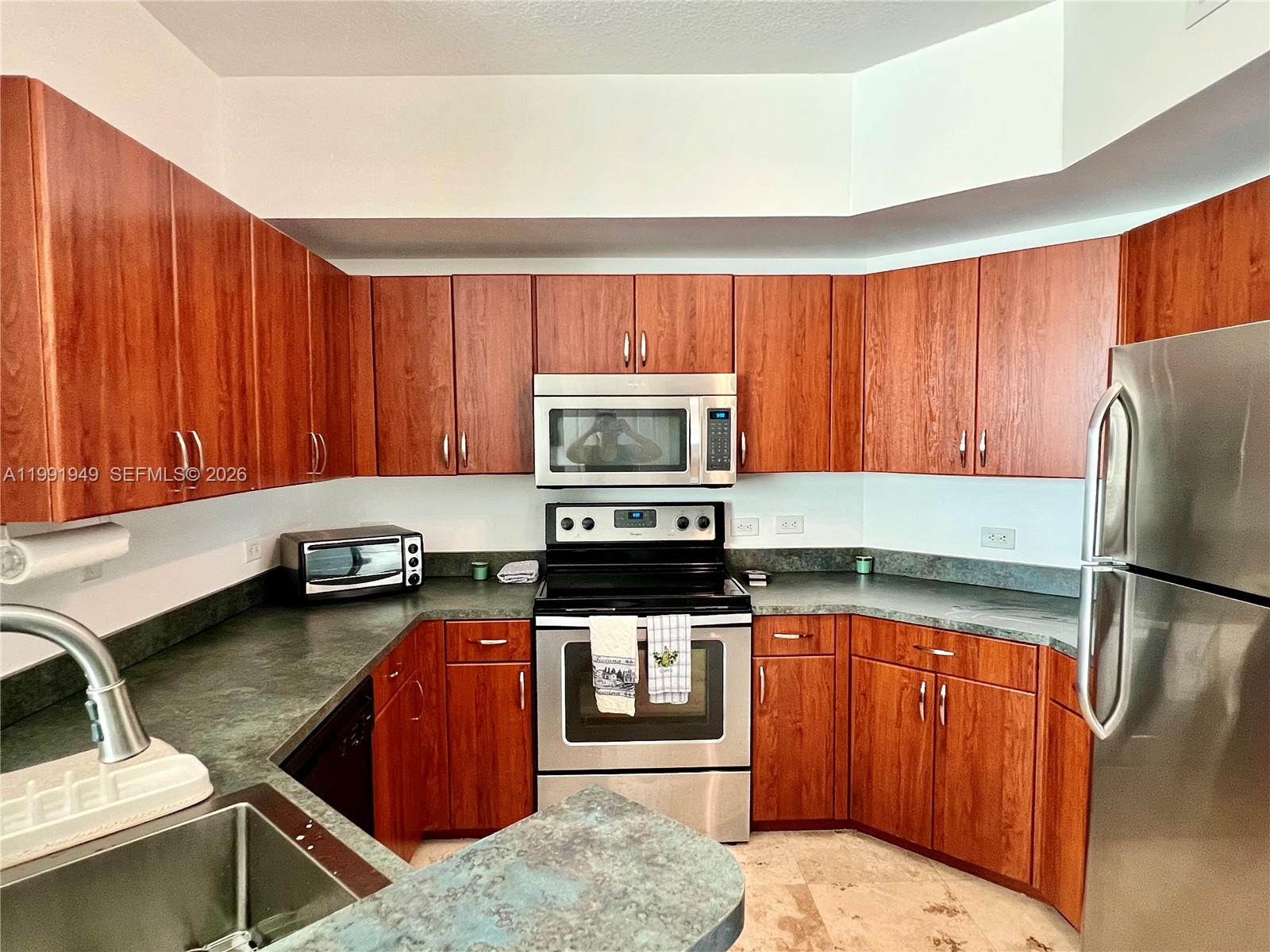 9172 Collins Ave # 305