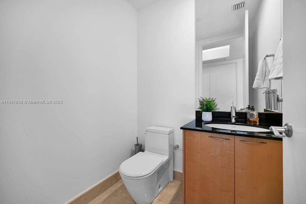15901 Collins Ave # 1804