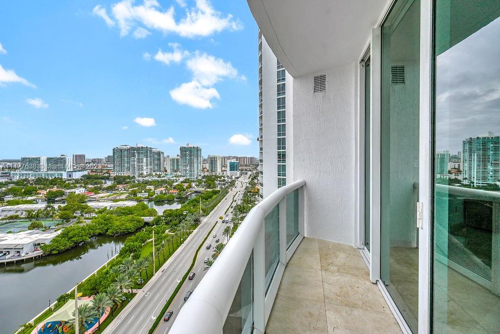 15901 Collins Ave # 1804