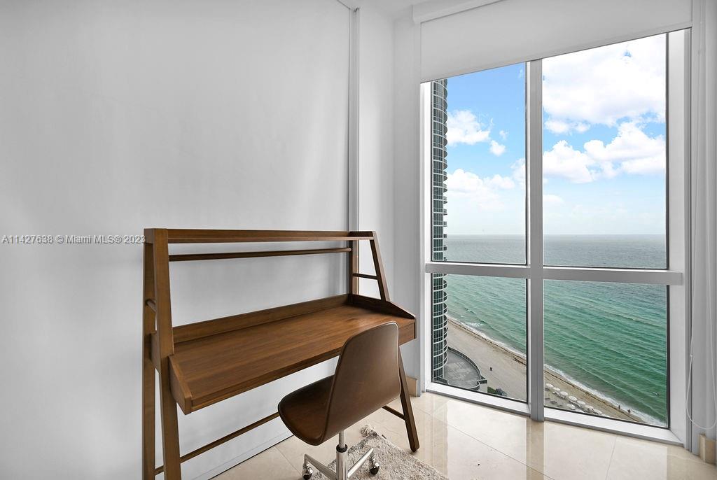 15901 Collins Ave # 1804