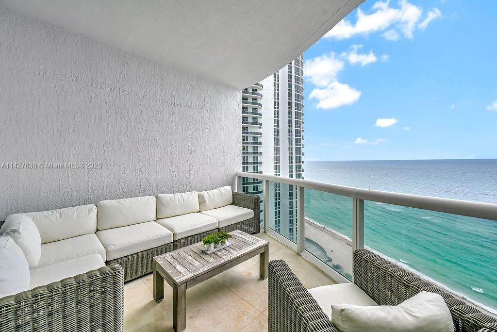 15901 Collins Ave # 1804