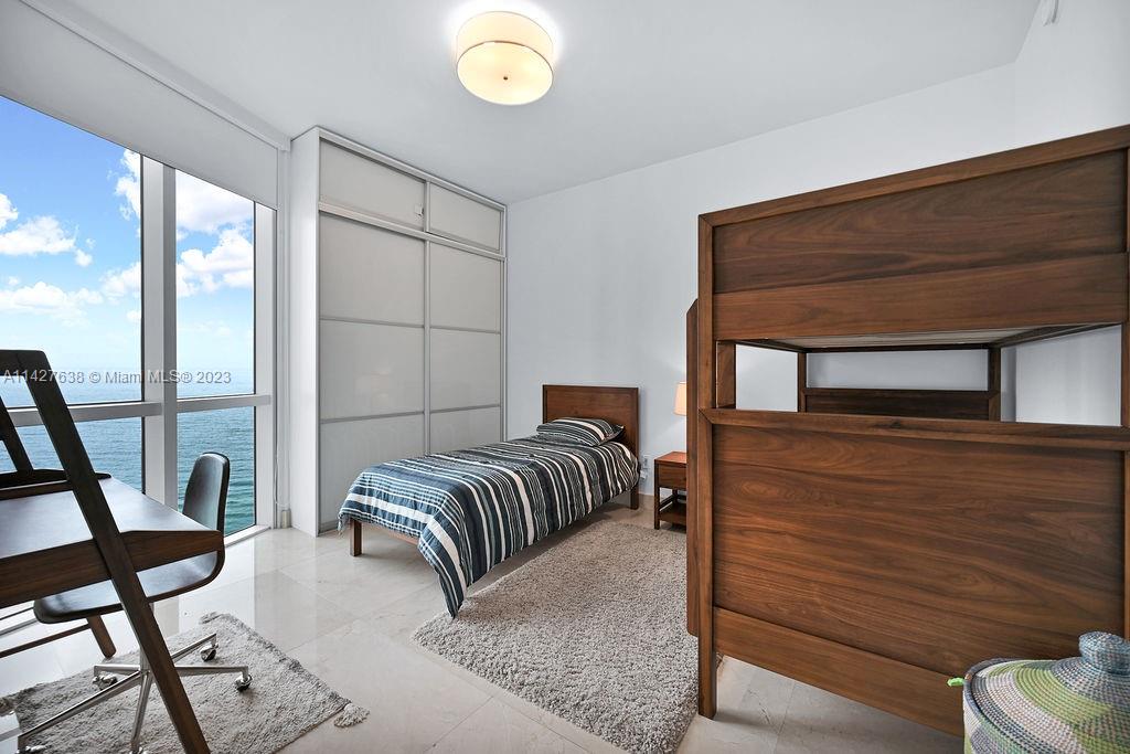 15901 Collins Ave # 1804