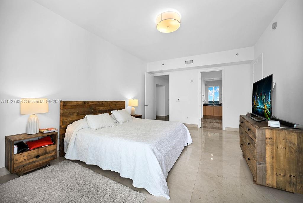 15901 Collins Ave # 1804