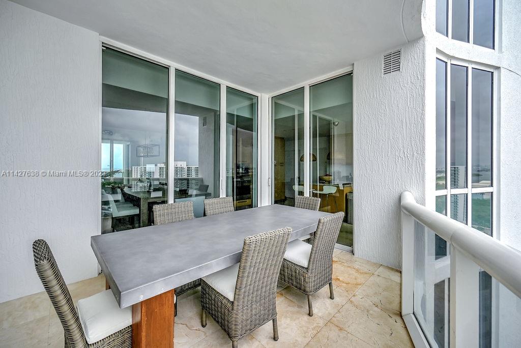 15901 Collins Ave # 1804