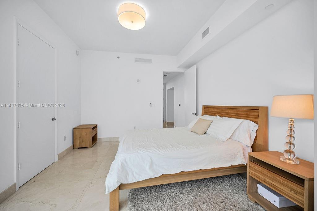 15901 Collins Ave # 1804